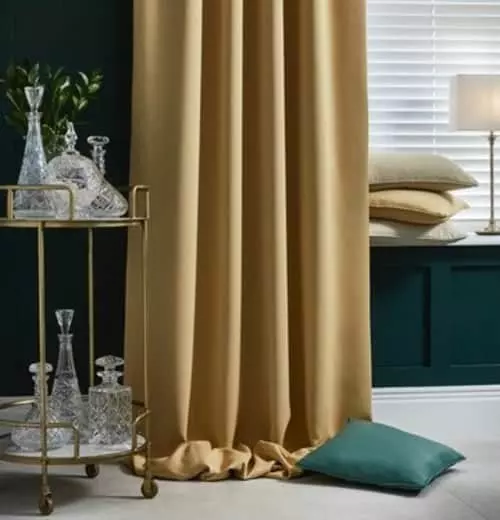 Dimout függöny modern nappaliban, elegáns megjelenéssel