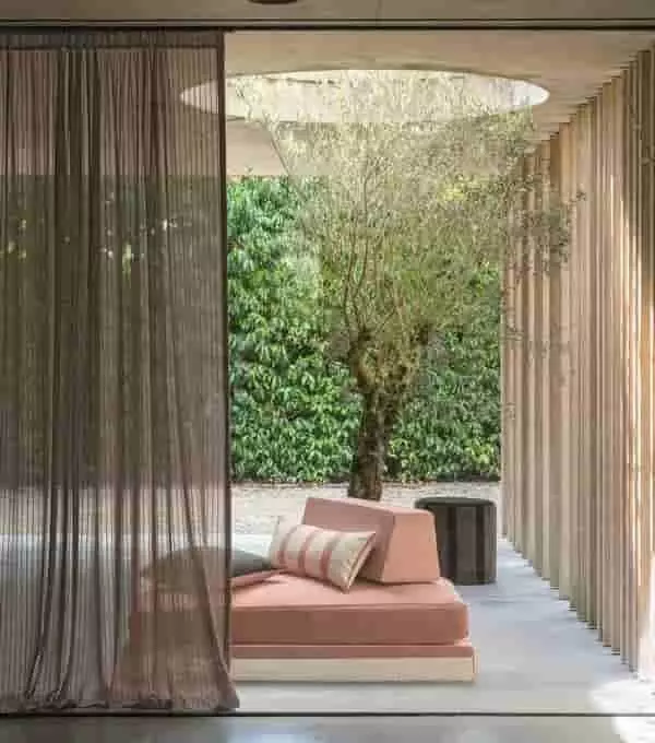 Barna jacquard függöny, légies esés, modern térelválasztó