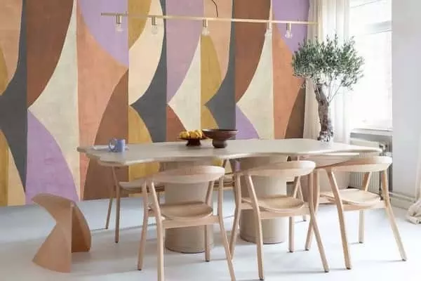 Modern, színes, geometrikus mintájú tapéta, tökéletesen illeszkednek a belső térhez